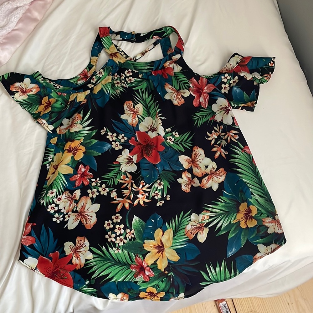 Floral cold shoulder blouse